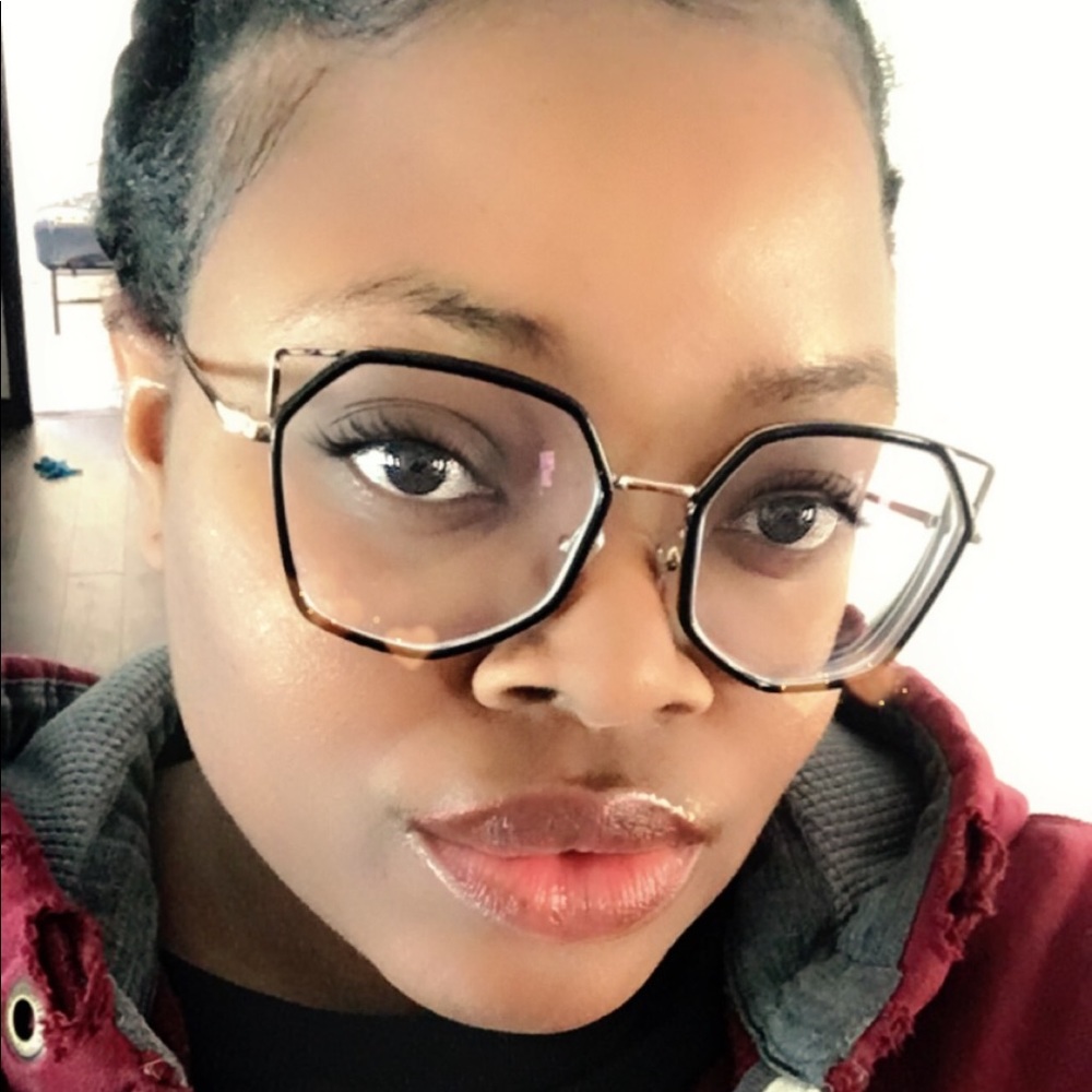 Meet your Posher, Dawanna